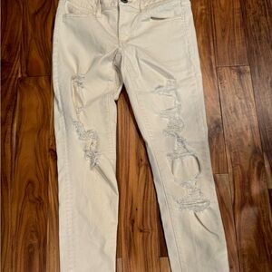 American Eagle jeans size 6 new. Without tags. Never worn